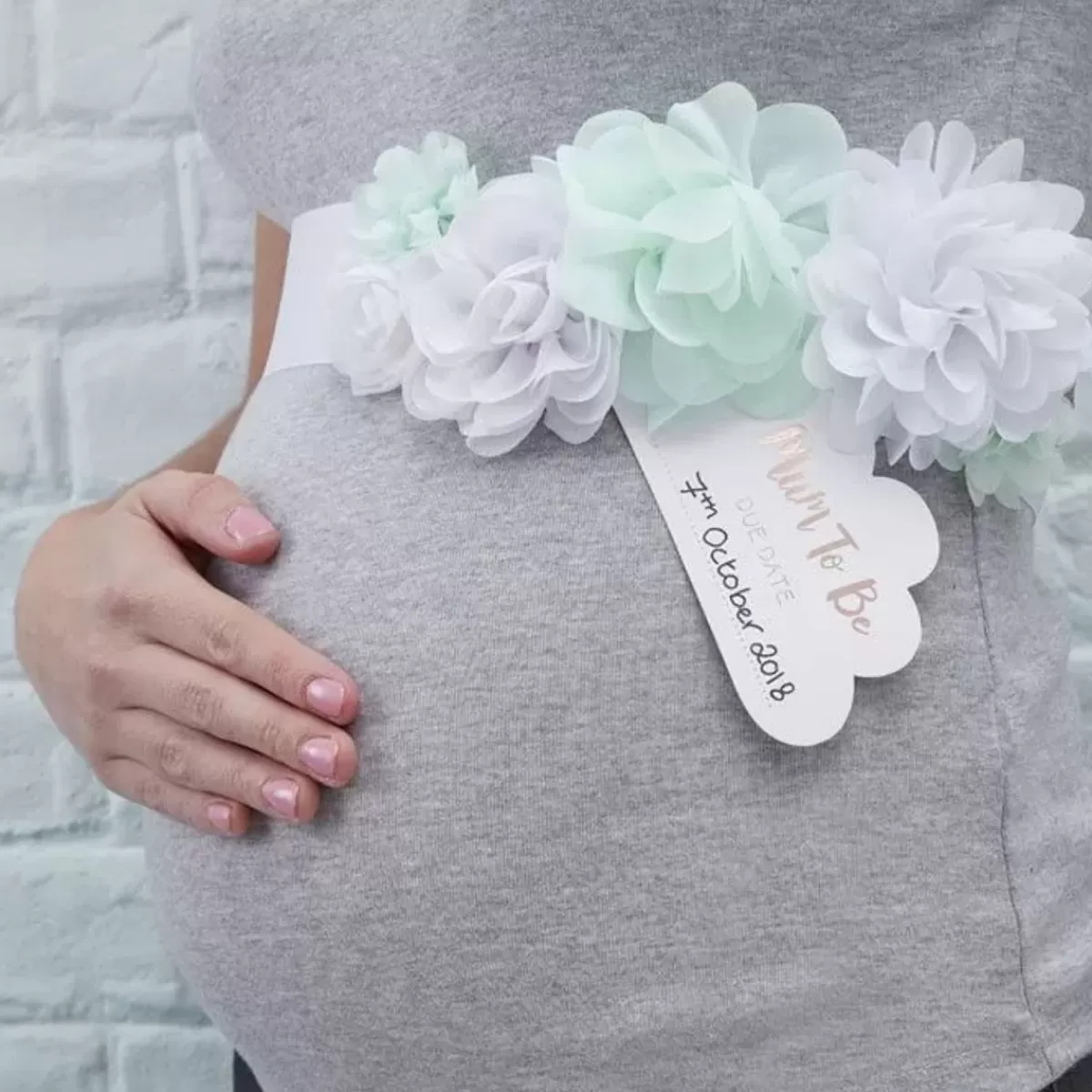 Hello World-Ginger Ray Hello World Mother To Be Bloemenceintuur Mint-Wit
